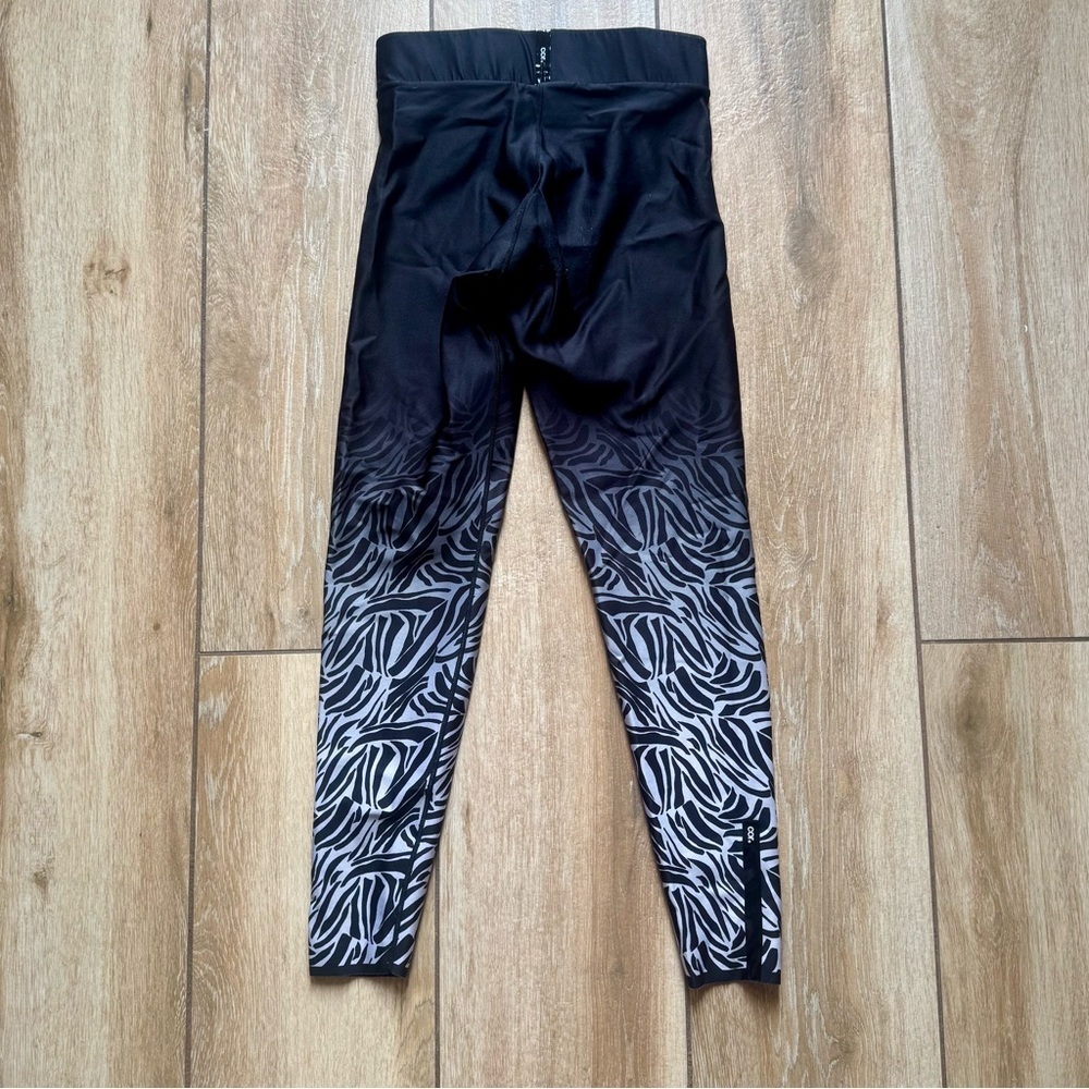 Ultracor Black and Gray Patterned Leggings - Picture 5 of 5